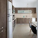 公寓 House *