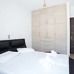 House * Páros